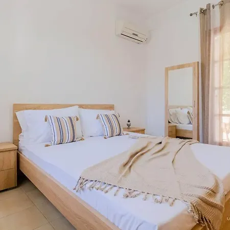 Palm Tree 1-bdrm In Daire Pefkochori